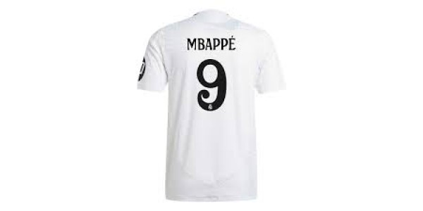 Mit einem Tor in seinem ersten Derbyspiel bereitete er 500 Tore in seiner Karriere vor